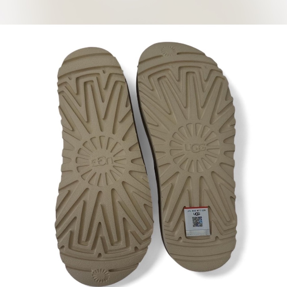 UGG Golden star Clog Shoes - Picture 2 of 6